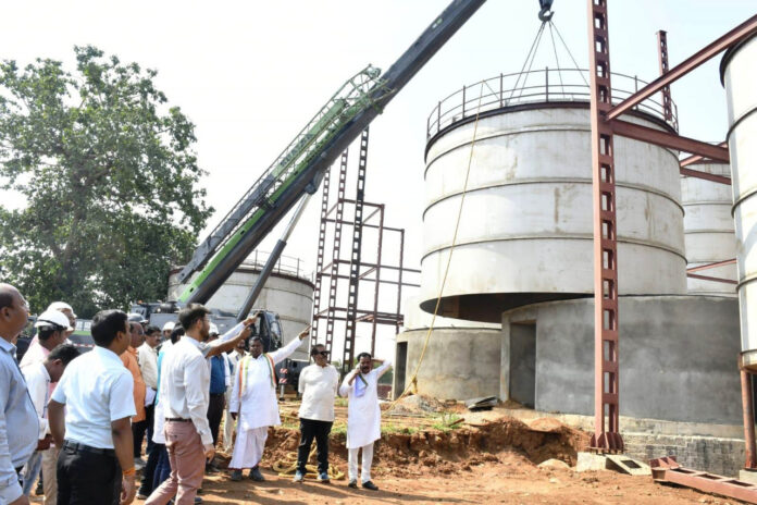 उद्योग मंत्री कवासी लखमा ने निर्माणाधीन इथेनॉल प्लांट का किया निरीक्षण