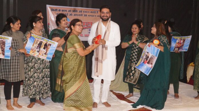 मधु धारा महिला संगठन के कार्यक्रम में पहुंचे अजीत कुकरेजा