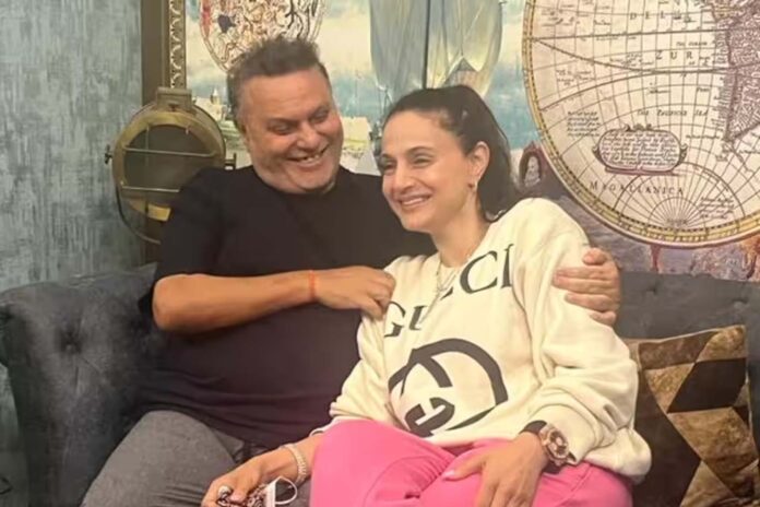 nk027 Gadar 2: The dispute between Ameesha Patel and director Anil Sharma ended, the actress surprised everyone by sharing a happy photo.