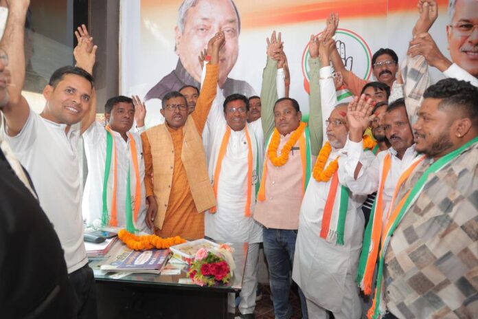 CG Election : पंकज शर्मा के समक्ष शेखर पटेल, मनोज वर्मा, राजेश साहू ने अपने सैकड़ो साथियों के साथ किया कांग्रेस प्रवेश