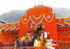 मंत्रोच्चार और मधुर धुनों के बीच भक्तों के लिए खुले Badrinath Mandir के कपाट