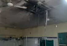 ग्वालियर : जयारोग्य अस्पताल के ट्रामा सेंटर में सीलिंग एसी में लगी आग ग्वालियर : जयारोग्य अस्पताल के ट्रामा सेंटर में सीलिंग एसी में आग