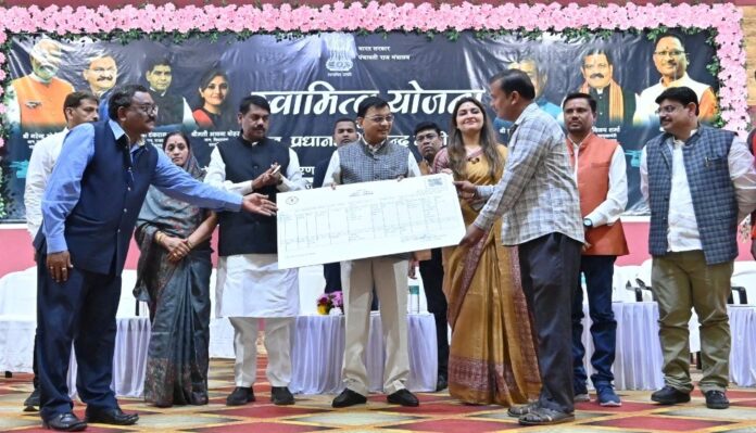 पीढ़ियों से काबिज जमीन का स्वामित्व योजना से मिला मालिकाना हक : मंत्री लखन लाल देवांगन