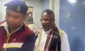 शराब घोटाला मामला : पूर्व आबकारी मंत्री कवासी लखमा ईडी दफ्तर से बाहर निकले