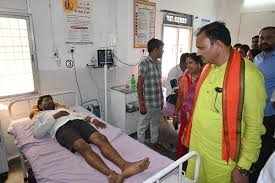 6 स्वास्थ्य मंत्री जायसवाल ने सीएचसी लवन का किया निरीक्षण