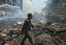 अहमदाबाद में विमान क्रैश : 242 लोग थे सवार, अब तक 100 से ज्यादा शव मिले अहमदाबाद में विमान क्रैश : 242 लोग थे सवार, अब तक 100 से ज्यादा शव मिले