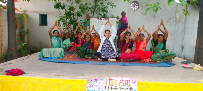 विश्व योग दिवस के अवसर पर आयुष्मान आरोग्य मंदिरों में 