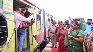 111 छत्तीसगढ़ से रामलला दर्शन के लिए श्रद्धालुओं की विशेष ट्रेन रवाना