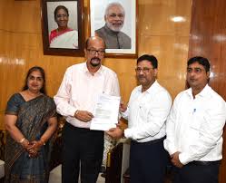 3 राज्यपाल डेका ने रविशंकर विश्वविद्यालय को नैक ए प्लस ग्रेड मिलने पर दी शुभकामनाएं