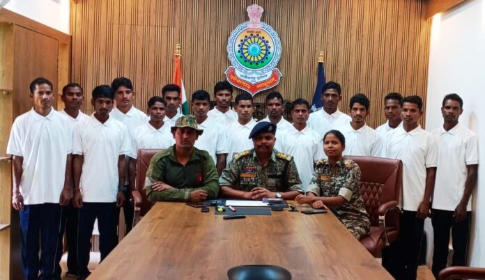 नक्सल विरोधी अभियान को मिली गति....अब तक 164 माओवादियों ने किया आत्मसमर्पण