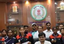 राज्य स्तरीय एथलेटिक्स प्रतियोगिता में बीजापुर ने रचा इतिहास…8 स्वर्ण, 2 रजत और 1 कास्य पदक जीते राज्य स्तरीय एथलेटिक्स प्रतियोगिता में बीजापुर ने रचा इतिहास...8 स्वर्ण, 2 रजत और 1 कास्य पदक जीते