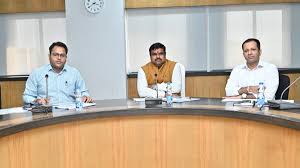 3 - Copy हाईस्कूल और हायर सेकेण्डरी के परिणाम सुधार के लिए ठोस प्रयास करें : शिक्षा मंत्री गजेन्द्र यादव