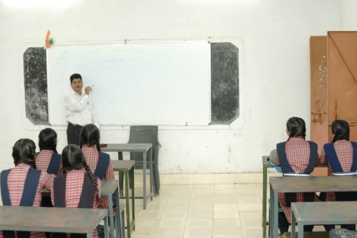 राजनीति विज्ञान नहीं रहा सिर्फ विषय, बना समाज की समझ का जरिया