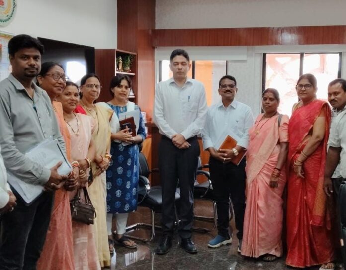 स्वास्थ्य सचिव अमित कटारिया से बातचीत के बाद मितानिनों का आंदोलन स्थगित