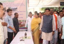 ‘किसान हैं विकसित भारत की रीढ़, तिलहन उत्पादन से बढ़ेगी आत्मनिर्भरता’ — मंत्री टंक राम वर्मा