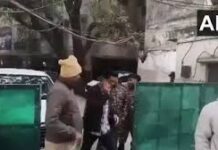 दिल्ली कार ब्लास्ट केस : अल फलाह ट्रस्ट पर शिकंजा, दिल्ली-फरीदाबाद में कई ठिकानों पर ईडी की छापेमारी Delhi car blast case: Al Falah Trust tightens its grip, ED raids several locations in Delhi and Faridabad