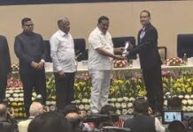 सूरजपुर : जल शक्ति जन भागीदारी अभियान 1.0 के अंतर्गत सूरजपुर जिले को उत्कृष्ट प्रदर्शन के लिए 25 लाख रूपये की पुरस्कार राशि की गई प्रदान सूरजपुर : जल शक्ति जन भागीदारी अभियान 1.0 के अंतर्गत सूरजपुर जिले को उत्कृष्ट प्रदर्शन के लिए 25 लाख रूपये की पुरस्कार राशि की गई प्रदान