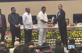 1 सूरजपुर : जल शक्ति जन भागीदारी अभियान 1.0 के अंतर्गत सूरजपुर जिले को उत्कृष्ट प्रदर्शन के लिए 25 लाख रूपये की पुरस्कार राशि की गई प्रदान