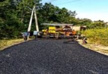 जशपुर में सड़कों की सूरत निखर रही— 4 करोड़ 50 लाख की लागत से बी.टी. पेच रिपेयर कार्य तेज़ी से जारी vजशपुर में सड़कों की सूरत निखर रही— 4 करोड़ 50 लाख की लागत से बी.टी. पेच रिपेयर कार्य तेज़ी से जारी