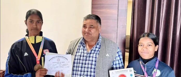 2 मार्शल आर्ट्स नेशनल प्रतियोगिता के लिए अंबिकापुर की बेटियाँ जम्मू-कश्मीर रवाना
