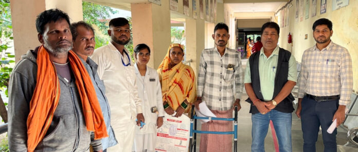 2 रायपुर : दो वर्षों से चलने में असमर्थ दिनेश को मिली नई जिंदगी....जिला चिकित्सालय में हुआ सफल ऑपरेशन