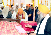 गुरु नानक जी का उपदेश मानवता की सेवा का है सर्वोच्च मार्ग : मुख्यमंत्री डॉ. यादव गुरु नानक जी का उपदेश मानवता की सेवा का है सर्वोच्च मार्ग : मुख्यमंत्री डॉ. यादव