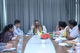 3 स्वास्थ्य मंत्री श्याम बिहारी जायसवाल ने की विभागीय योजनाओं की समीक्षा