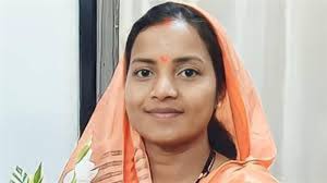 111 - Copy जनहित सर्वाेपरि: मंत्री लक्ष्मी राजवाड़े मौके पर ही कराया लंबित समस्या का समाधान