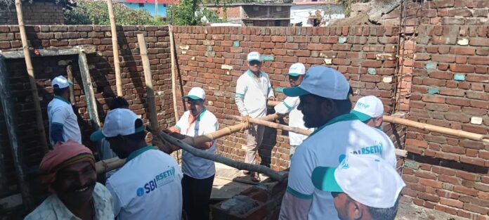 2 प्रधानमंत्री आवास हेतु कुशल श्रमिक हो रहे तैयार, 35 श्रमिक बनेंगे राज मिस्त्री