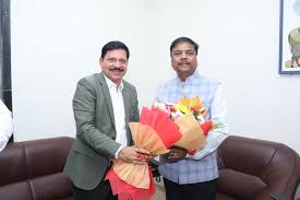 bill वन मंत्री कश्यप से एसईसीएल के सीएमडी ने की सौजन्य भेंट