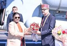 राष्ट्रपति द्रौपदी मुर्मू का आत्मीय स्वागत राष्ट्रपति द्रौपदी मुर्मू का आत्मीय स्वागत