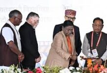 राष्ट्रपति द्रौपदी मुर्मू ने ‘जशक्राफ्ट’ एवं जशपुर की जनजातीय मातृशक्ति के कौशल की सराहना की राष्ट्रपति द्रौपदी मुर्मू ने ‘जशक्राफ्ट’ एवं जशपुर की जनजातीय मातृशक्ति के कौशल की सराहना की