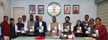 111 - Copy कृषि मंत्री ने कृषि विश्वविद्यालय द्वारा प्रकाशित कृषि दर्शिका 2026 का किया विमोचन