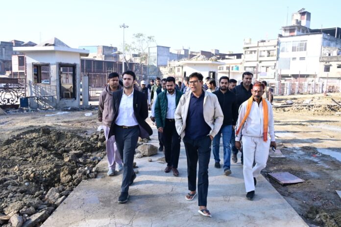 रायगढ़ में विकास परियोजनाओं की प्रगति का वित्त मंत्री ओपी चौधरी ने किया निरीक्षण