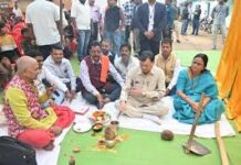 उद्योग मंत्री देवांगन ने दर्री क्षेत्र क़े 5 शासकीय स्कूलों को नवीन भवन की दी सौगात उद्योग मंत्री देवांगन ने दर्री क्षेत्र क़े 5 शासकीय स्कूलों को नवीन भवन की दी सौगात