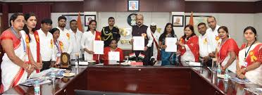 111 - Copy राज्यपाल डेका ने ब्रेल पुस्तक और ऑडियो बुक्स का किया विमोचन