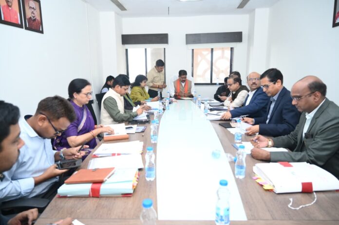 पंचायत एवं ग्रामीण विकास विभाग के बजट निर्माण को लेकर उपमुख्यमंत्री विजय शर्मा ने ली समीक्षा बैठक