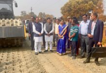 सड़क निर्माण कार्य गुणवत्ता युक्त और समय-सीमा में करें पूरा- मुख्यमंत्री साय सड़क निर्माण कार्य गुणवत्ता युक्त और समय-सीमा में करें पूरा- मुख्यमंत्री साय