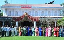 राज्यपाल के गोद ग्राम टेमरी के ग्रामीणों ने किया लोकभवन का भ्रमण राज्यपाल के गोद ग्राम टेमरी के ग्रामीणों ने किया लोकभवन का भ्रमण