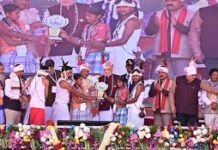 माँ दंतेश्वरी की धरती पर संस्कृति का उत्सव: बस्तर पंडुम 2026 ने जीता दिल माँ दंतेश्वरी की धरती पर संस्कृति का उत्सव: बस्तर पंडुम 2026 ने जीता दिल