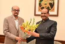 राज्यपाल रमेन डेका ने लोकसभा अध्यक्ष ओम बिरला से सौजन्य भेंट की राज्यपाल रमेन डेका ने लोकसभा अध्यक्ष ओम बिरला से सौजन्य भेंट की