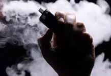 ब्रेकिंग : रायपुर में प्रतिबंधित ई–सिगरेट, हुक्का-तंबाखू का जखीरा जब्त…लाखों का माल बरामद ब्रेकिंग : रायपुर में प्रतिबंधित ई–सिगरेट, हुक्का-तंबाखू का जखीरा जब्त...लाखों का माल बरामद