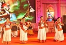 गरियाबंद : राजिम कुंभ कल्प के सातवें दिन भक्ति और संस्कृति से सराबोर रहा मुख्य मंच गरियाबंद : राजिम कुंभ कल्प के सातवें दिन भक्ति और संस्कृति से सराबोर रहा मुख्य मंच