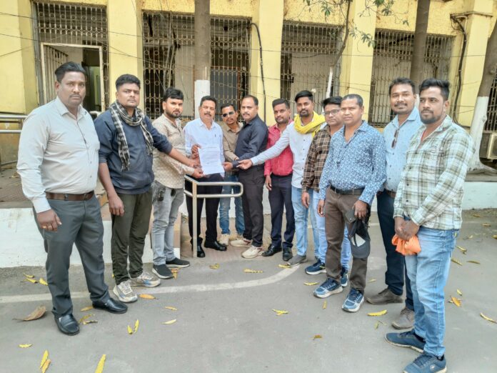 'फिल्म यादव जी कि लव स्टोरी' पर प्रतिबंध लगाने छत्तीसगढ़ यादव एकता कल्याण संगठन ने कलेक्टर को ज्ञापन सौंपा