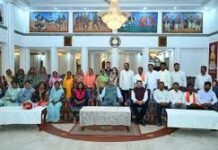 राज्यपाल के गोद ग्राम पंचायत बिजली के ग्रामीणों ने किया लोकभवन का भ्रमण राज्यपाल के गोद ग्राम पंचायत बिजली के ग्रामीणों ने किया लोकभवन का भ्रमण