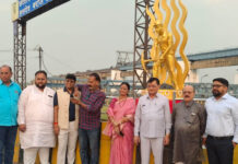 उद्योग मंत्री ने कोलमैन की प्रतिमा का किया अनावरण उद्योग मंत्री ने कोलमैन की प्रतिमा का किया अनावरण