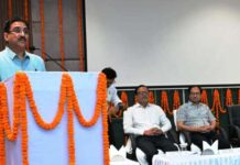 श्रमिकों की सुरक्षा सुनिश्चित करना उद्योगों की जिम्मेदारी : संभागायुक्त