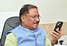 यूपीएससी सिविल सेवा परीक्षा में सफल प्रदेश के अभ्यर्थियों को मुख्यमंत्री ने वीडियो कॉल के जरिए दी बधाई यूपीएससी सिविल सेवा परीक्षा में सफल प्रदेश के अभ्यर्थियों को मुख्यमंत्री ने वीडियो कॉल के जरिए दी बधाई