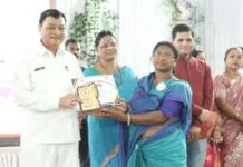 कैबिनेट मंत्री लखन लाल के मुख्य आतिथ्य में जिला स्तरीय महतारी वंदन सम्मेलन का हुआ आयोजन कैबिनेट मंत्री लखन लाल के मुख्य आतिथ्य में जिला स्तरीय महतारी वंदन सम्मेलन का हुआ आयोजन