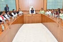 ग्रामीण विकास में सरपंचों की है महत्वपूर्ण भूमिका – मुख्यमंत्री विष्णु देव साय ग्रामीण विकास में सरपंचों की है महत्वपूर्ण भूमिका – मुख्यमंत्री विष्णु देव साय